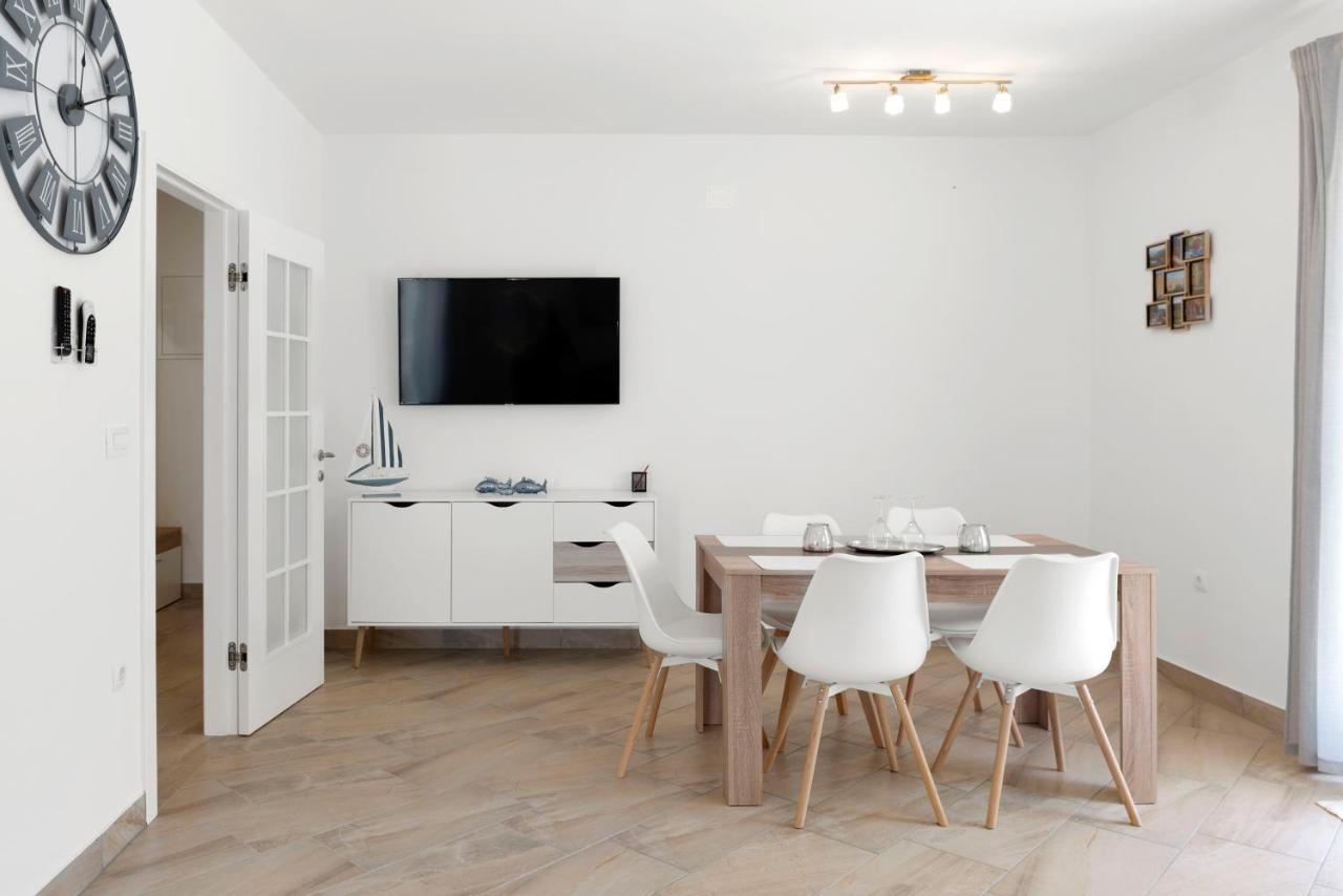 Aaa Anic Amazing Apartments Deluxe Split Bagian luar foto