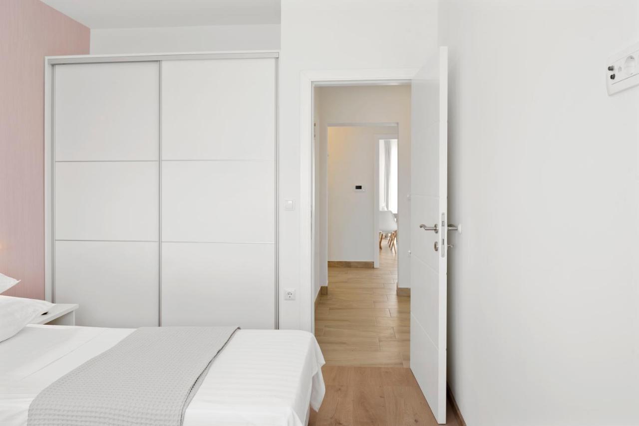 Aaa Anic Amazing Apartments Deluxe Split Bagian luar foto