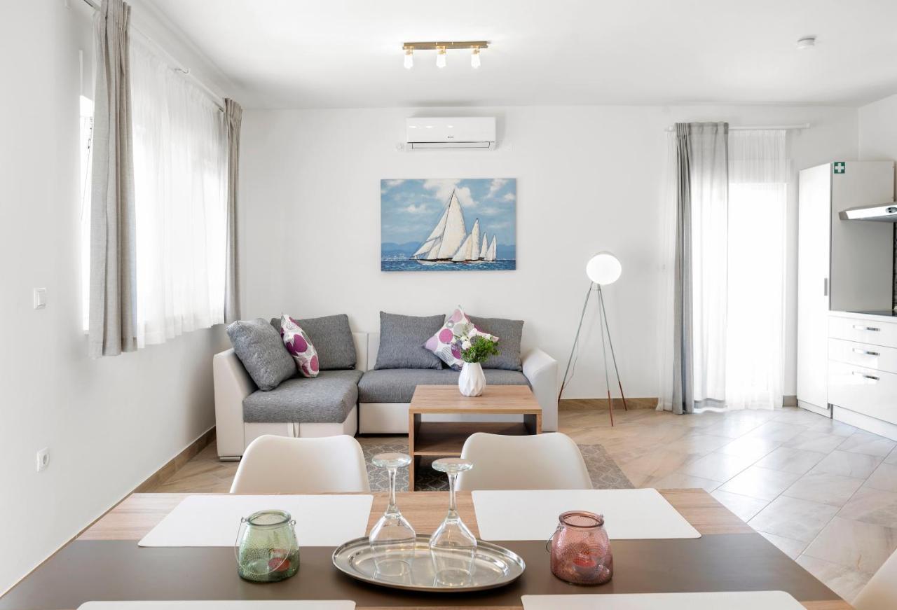 Aaa Anic Amazing Apartments Deluxe Split Bagian luar foto