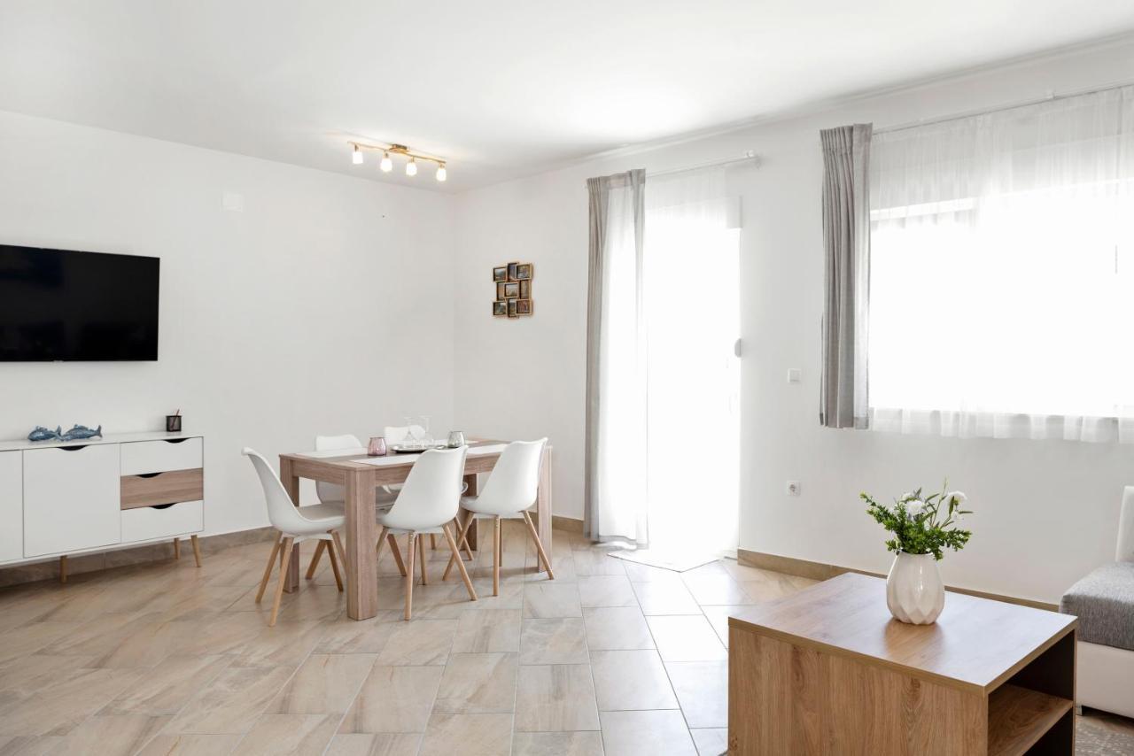 Aaa Anic Amazing Apartments Deluxe Split Bagian luar foto