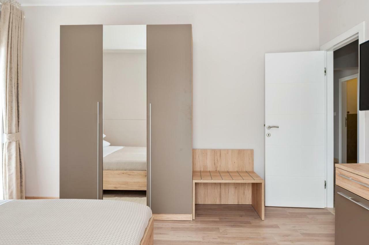 Aaa Anic Amazing Apartments Deluxe Split Bagian luar foto