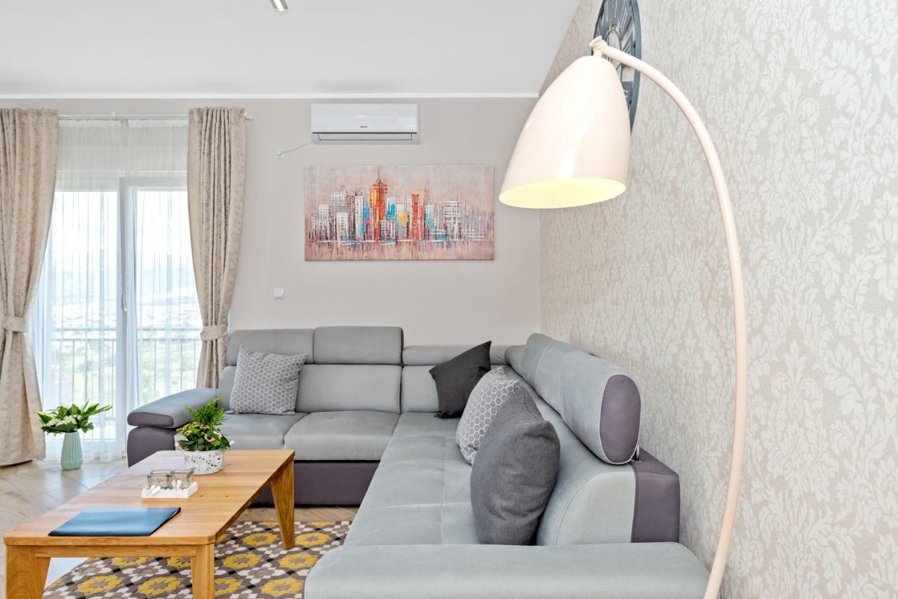 Aaa Anic Amazing Apartments Deluxe Split Bagian luar foto