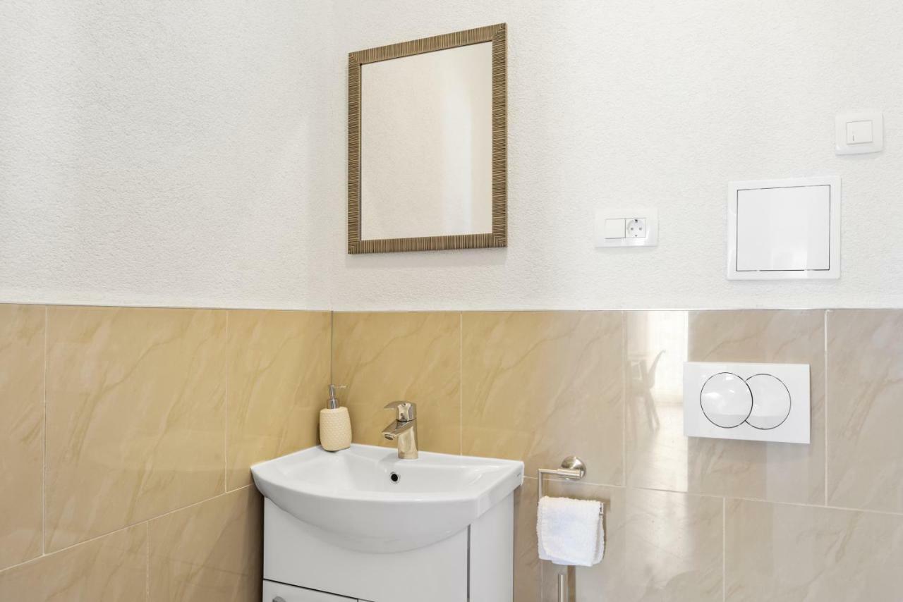Aaa Anic Amazing Apartments Deluxe Split Bagian luar foto
