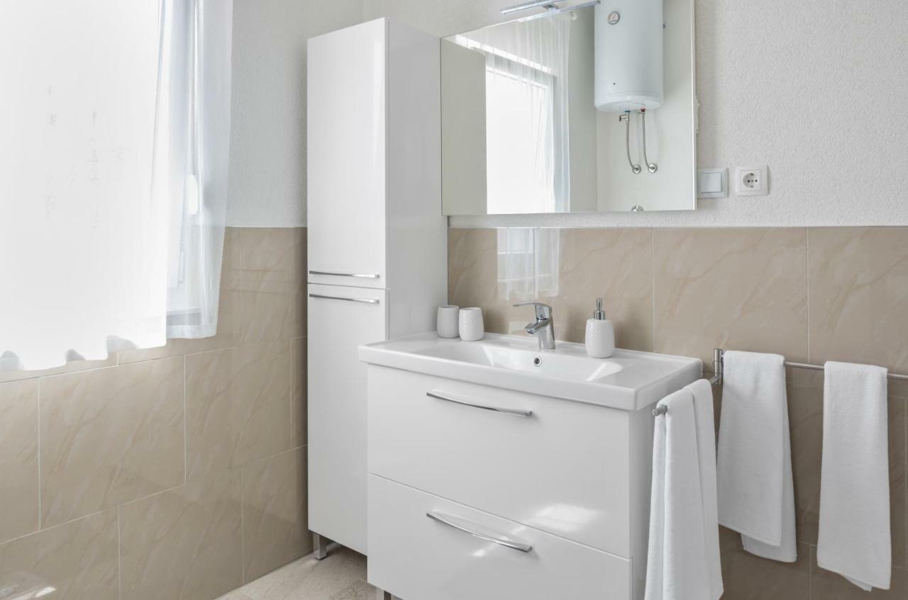 Aaa Anic Amazing Apartments Deluxe Split Bagian luar foto