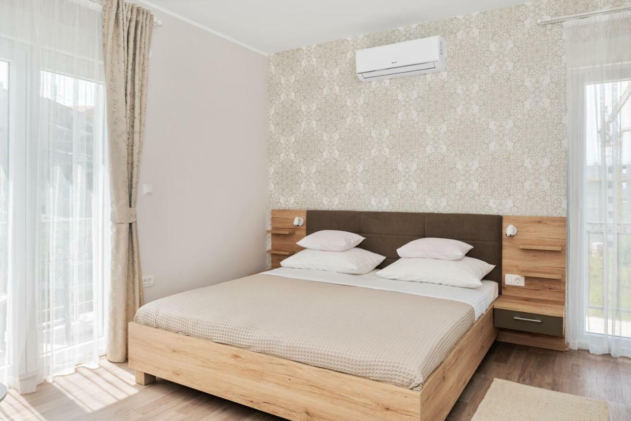 Aaa Anic Amazing Apartments Deluxe Split Bagian luar foto